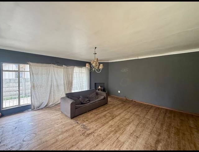 4 BEDROOM HOUSE FOR SALE IN VANDERBIJLPARK SE 7